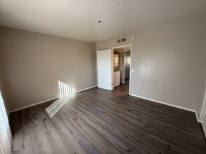 Building Photo - 12221 W Bell Rd