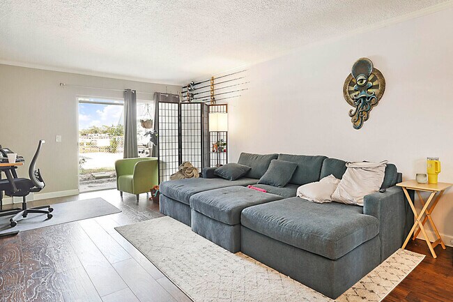 Foto del edificio - 725 Hummingbird Way