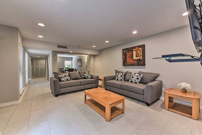 Foto del edificio - 4722 Post Oak Timber Dr