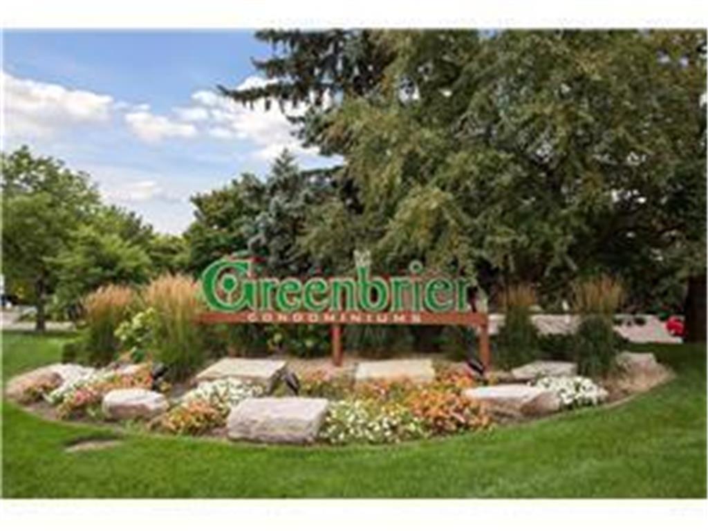 Foto del edificio - 10521 Cedar Lake Rd