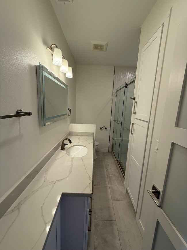 Foto del edificio - 136 Corkwood Ct