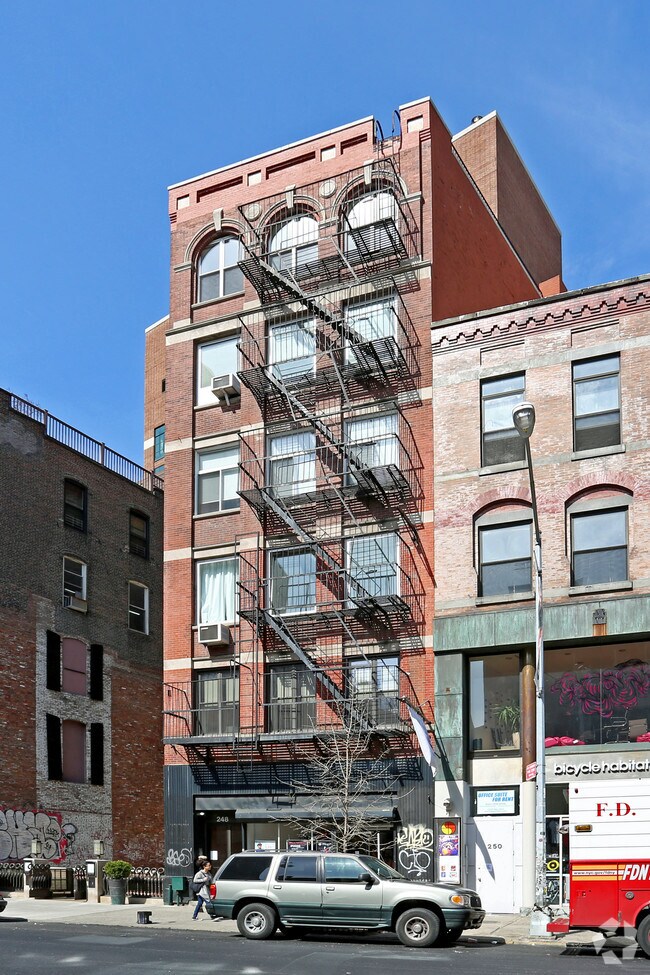 Building Photo - 248 Lafayette St