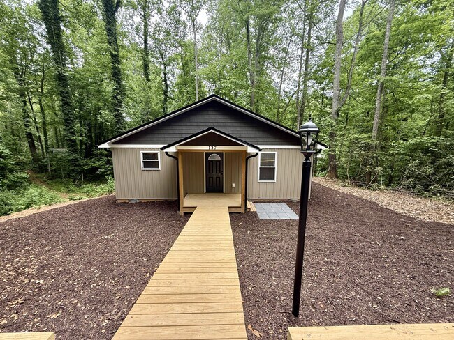 Foto del edificio - 137 Luke Martin Ln