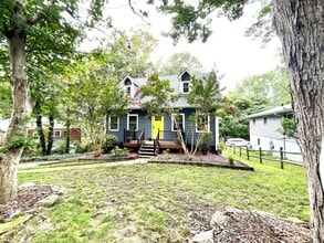 Building Photo - 147 Birch Ln