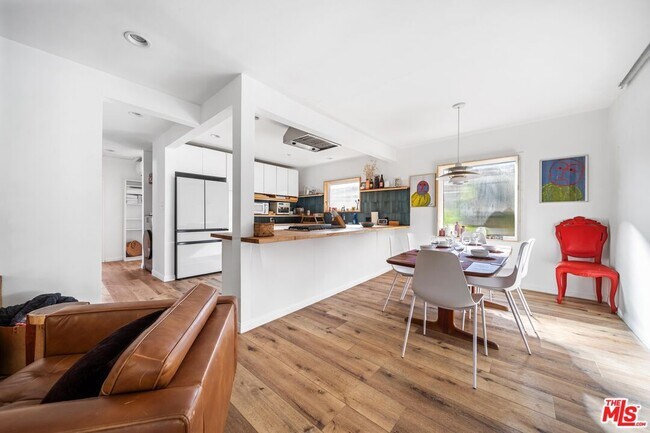 Foto del edificio - 4855 Seldner Ave