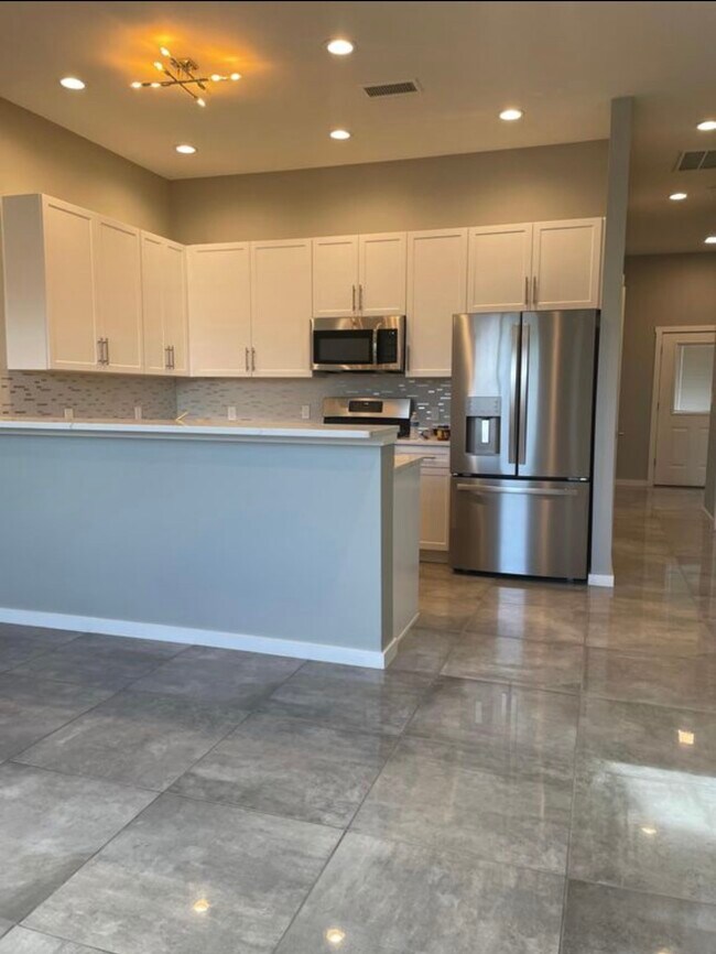 Building Photo - 840 Tijeras Ave NW