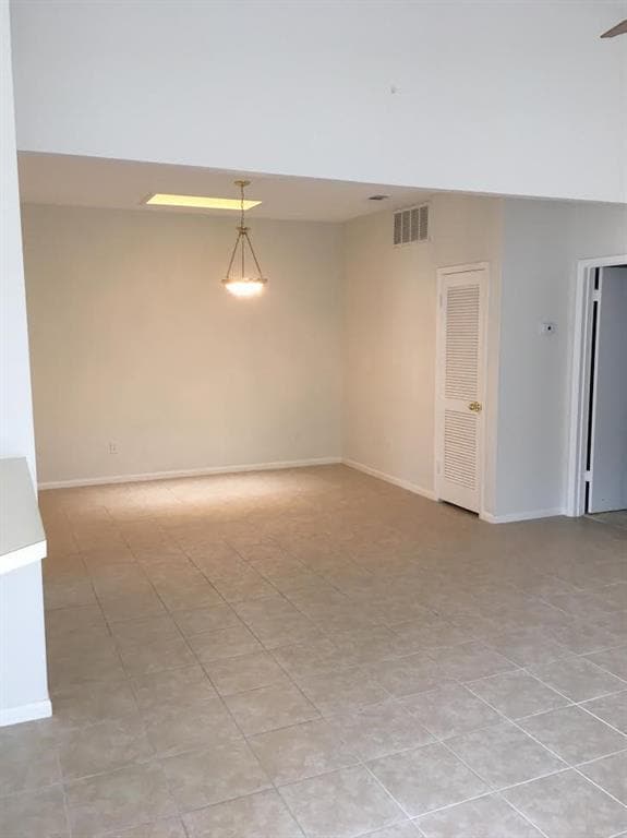 Building Photo - 2201 Lakeway Blvd