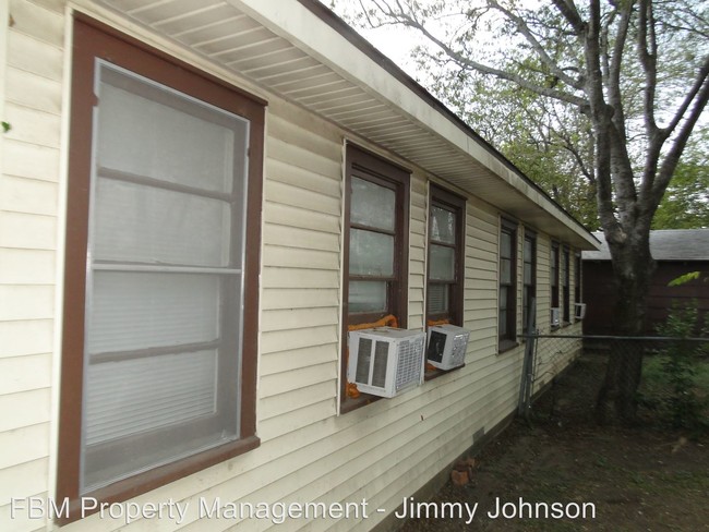 Foto del edificio - 415 W Pleasant Run Rd
