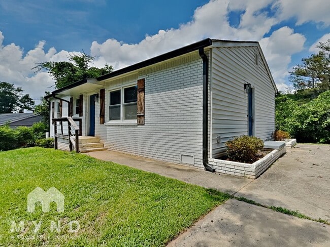 Building Photo - 60 Finch Dr SE