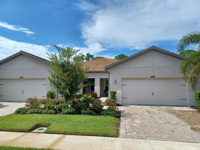 Building Photo - 11950 Tapestry Ln