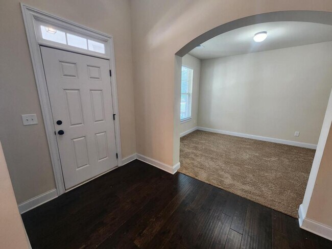 Building Photo - 2740 Blake Towers Ln