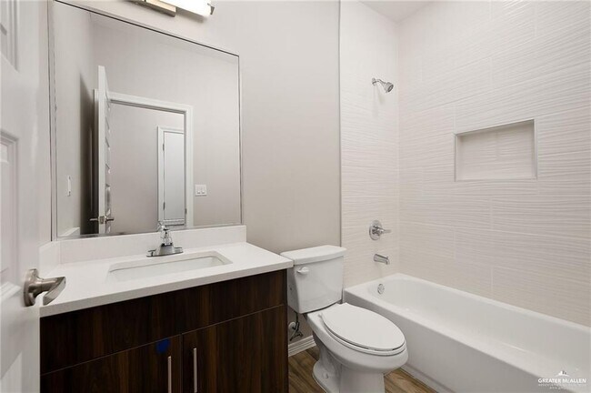 Foto del edificio - 4220 W Walnut Ave
