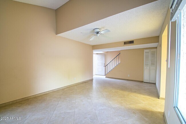 Foto del edificio - 6018 N 79th St
