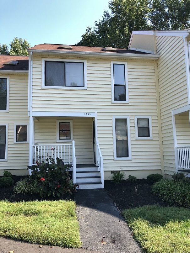 Building Photo - 1733 Early Settlers Rd