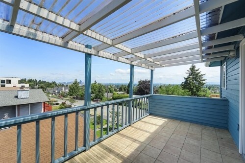 Building Photo - West Seattle Tri-Level - 4 bedrooms