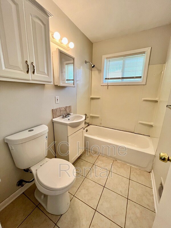 Building Photo - 817 S Grant St