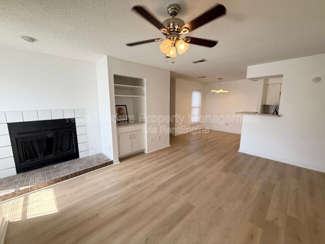 Foto del edificio - 10200 Belle Rive Blvd