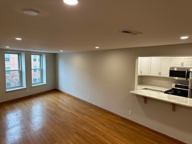 Foto del edificio - 386 Commercial St