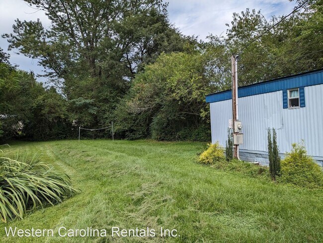 Building Photo - 3 br, 1 bath House - 395 Allen Henson Circle