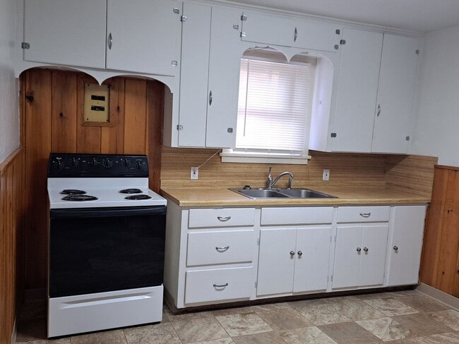 Building Photo - COZY HOME FOR RENT IN LAUREL!!!