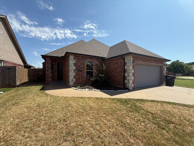 Foto del edificio - 3-bedroom, 2-bath home with a dedicated study located in The Creeks at Wimberley