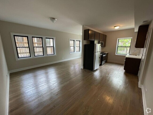 Building Photo - 3407 W Fullerton Ave