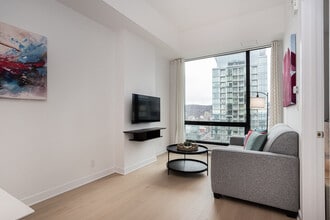 Building Photo - 815 Rue de la Montagne