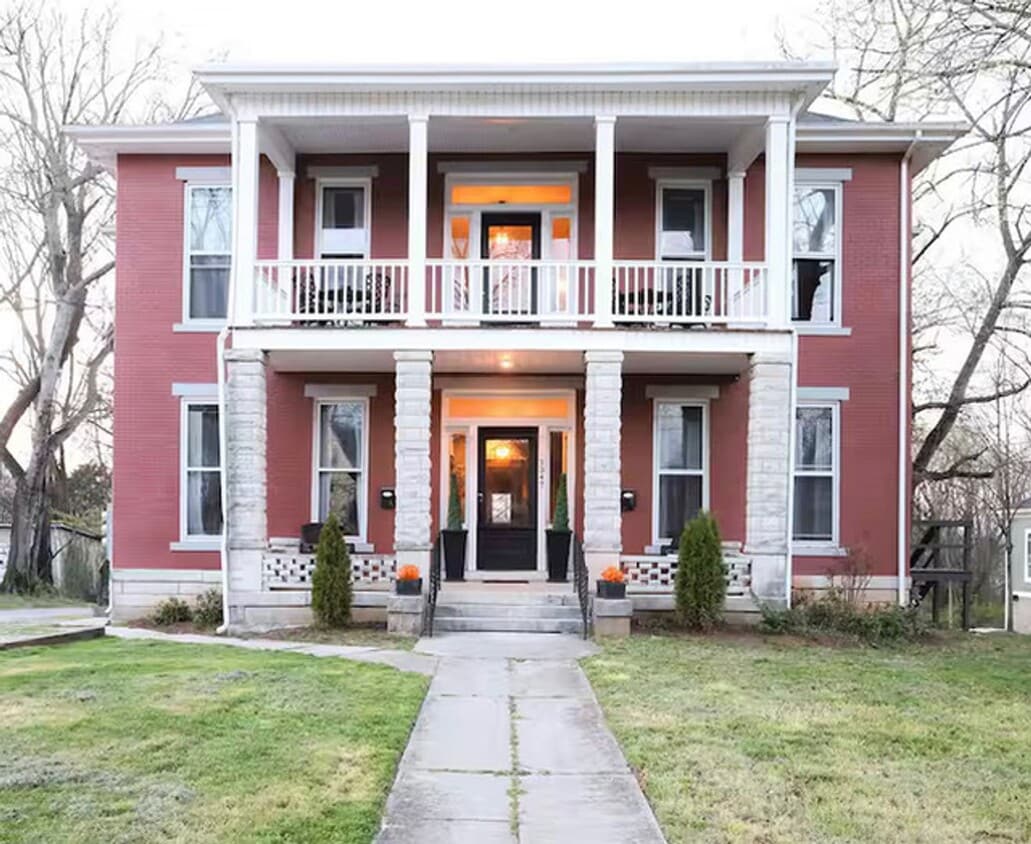 Primary Photo - 1347 Park St