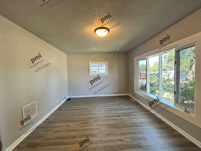 Foto del edificio - 1811 E 28th Ave
