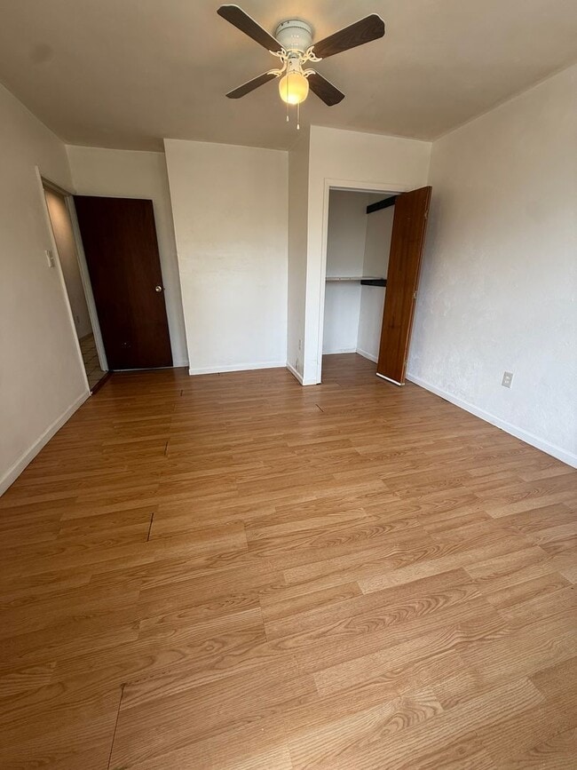 Building Photo - 2824 Clermont Ave