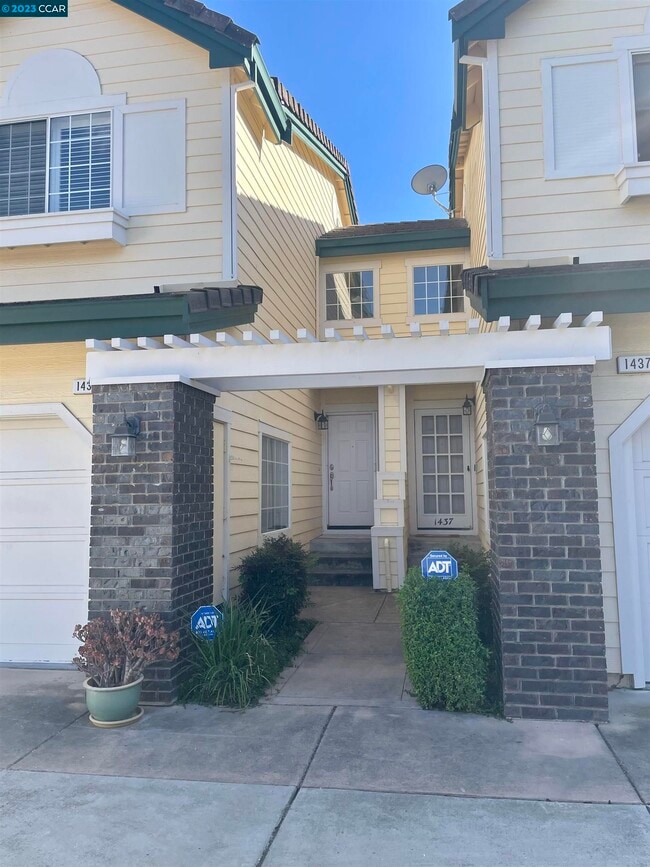 Building Photo - 1435 Indianhead Cir