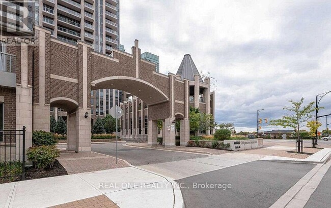 Building Photo - 388 Prince of Wales Dr