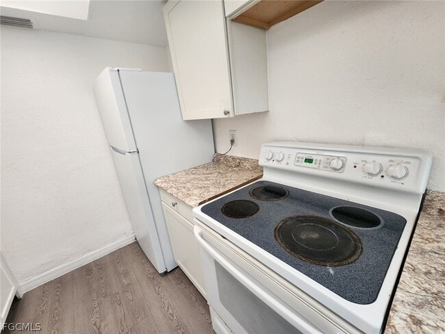 Foto del edificio - 1919 Lillie St