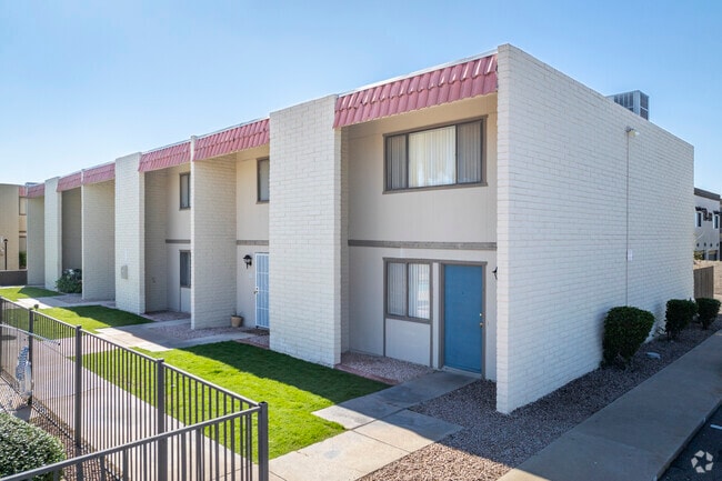 Building Photo - Red Mountain Springs