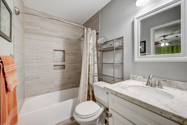 Building Photo - 7206 Bayou Woods Dr