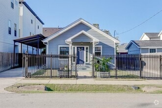 Building Photo - 907 Brooks St