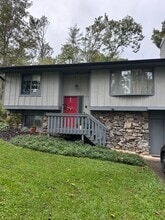 Building Photo - 128 White Oak Road Ext