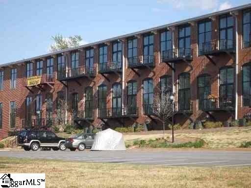 Primary Photo - 300 South St