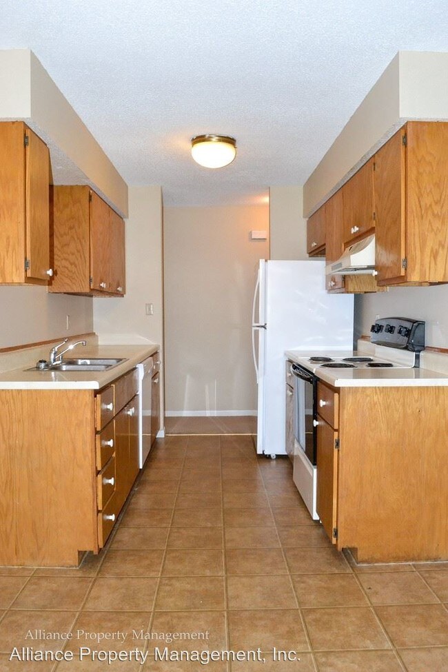Building Photo - 1009 Yuma St