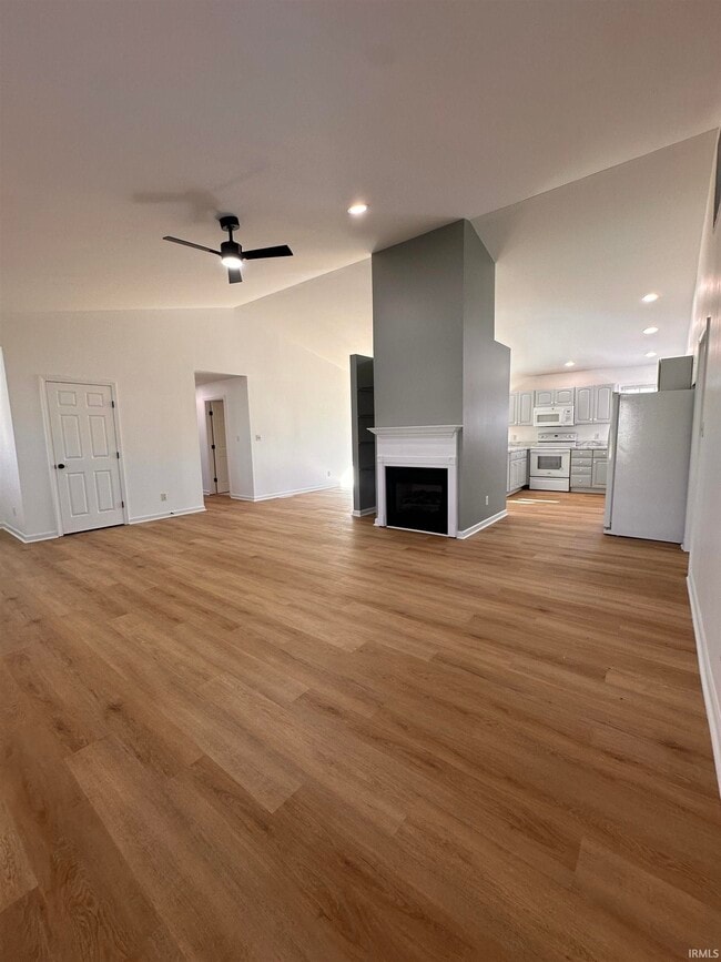 Foto del edificio - 8477 Countrywood Ct