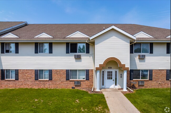 Foto del edificio - 1/2 OFF FIRST MONTHS RENT SPECIAL!