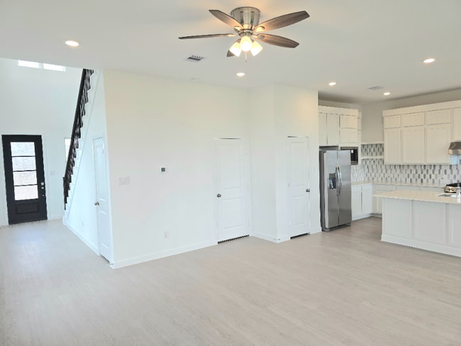 Building Photo - 27139 Blue Pool Dr