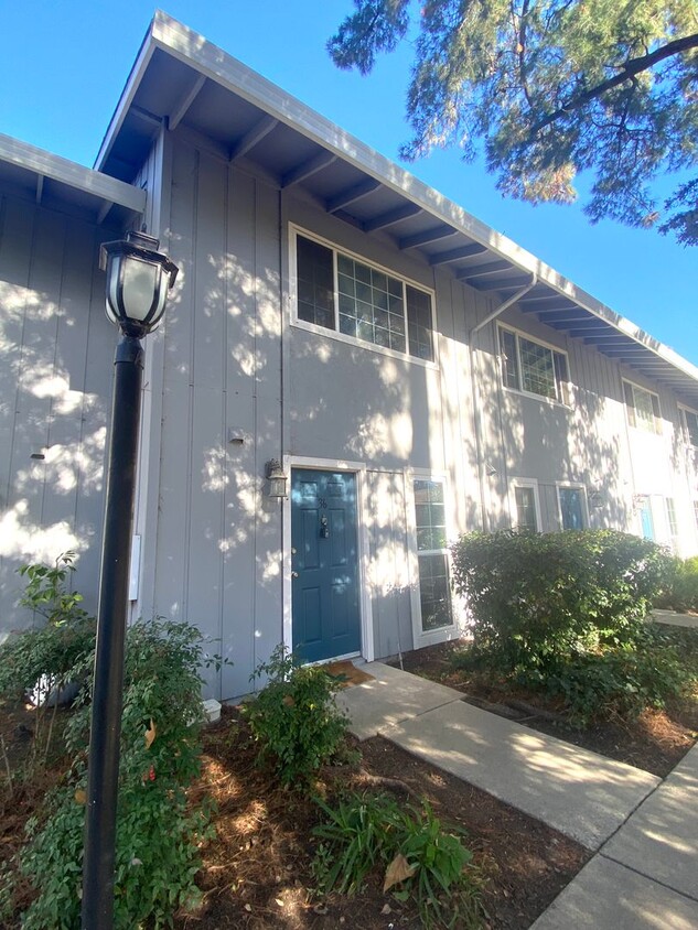 Primary Photo - Dublin 2 Bd/1.5Ba. Quiet Condo, Close to S...