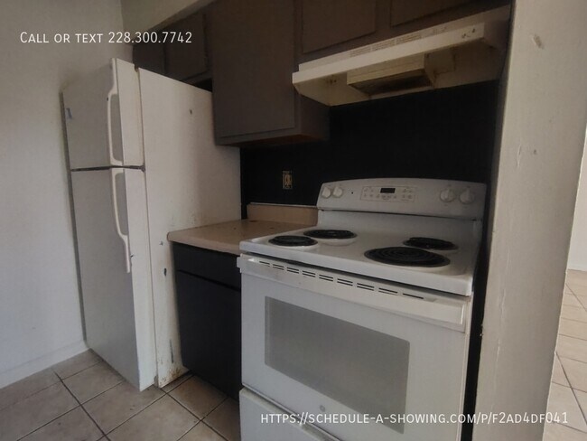 Building Photo - 1228 43rd Ave