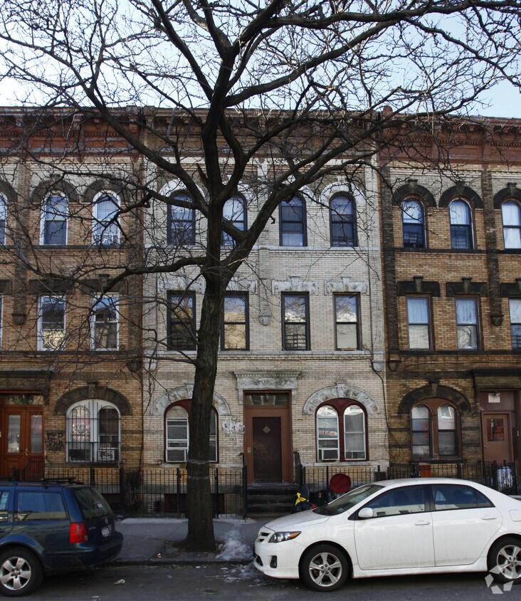 Building Photo - 168 Irving Ave