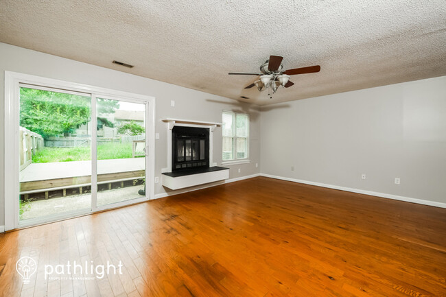 Building Photo - 313 Woods Edge Ct