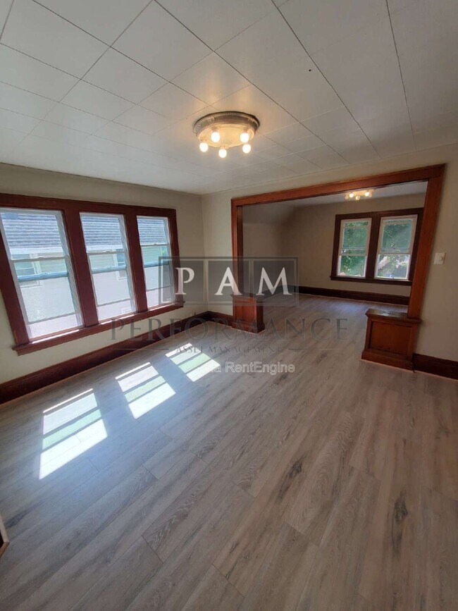 Foto del edificio - 1120 S 56th St