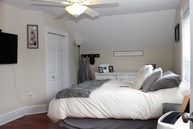Primary Bedroomn - 315 Franklin St