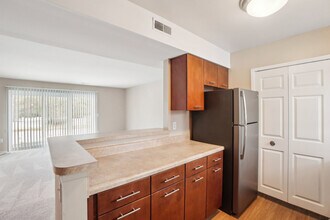 Building Photo - Arbor Knoll Apartments