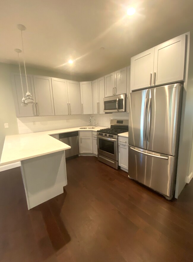 Building Photo - 11 Bellflower St